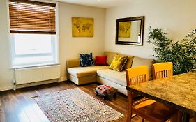 Modern One Bedroom Apartment Near The Seafront